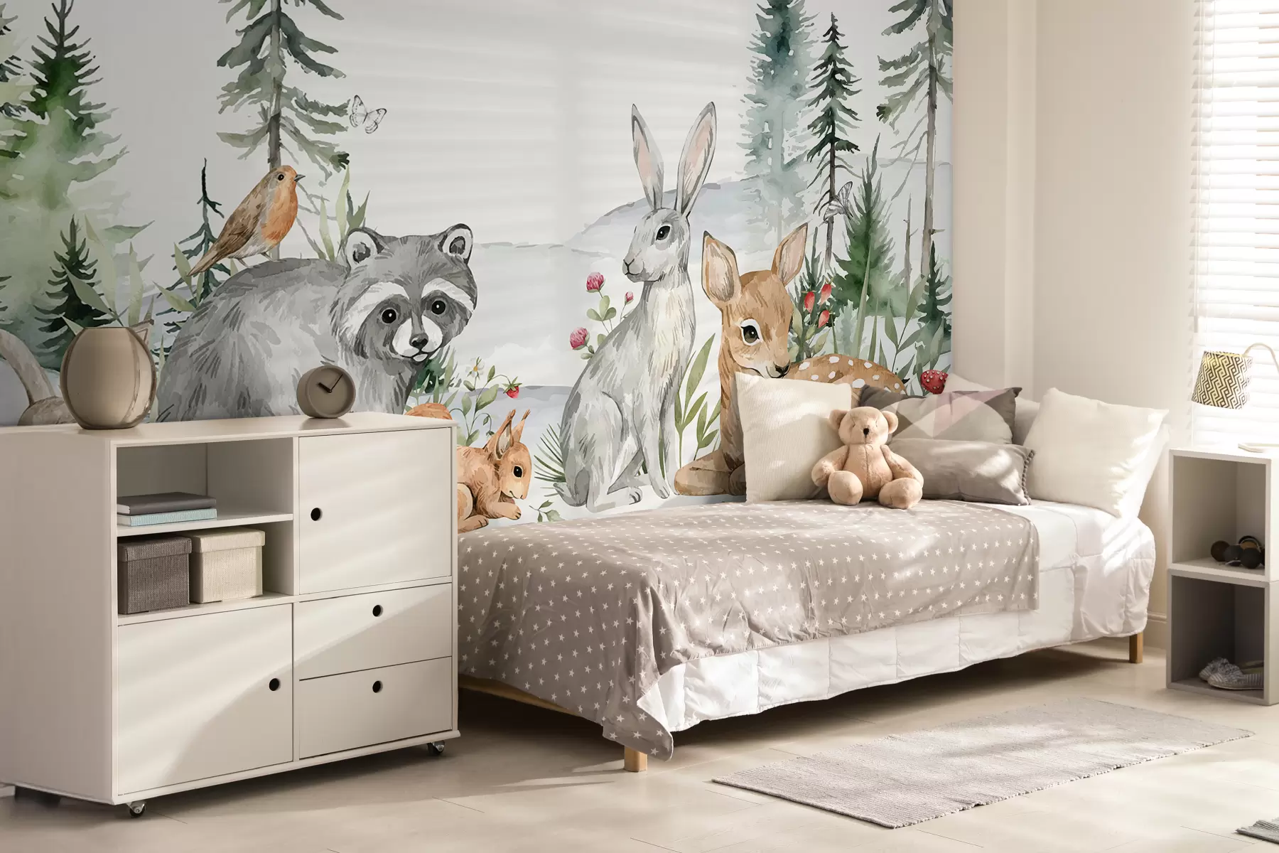 murales de pared Un grupo de animales del bosque en un entorno boscoso con pinos. w00704