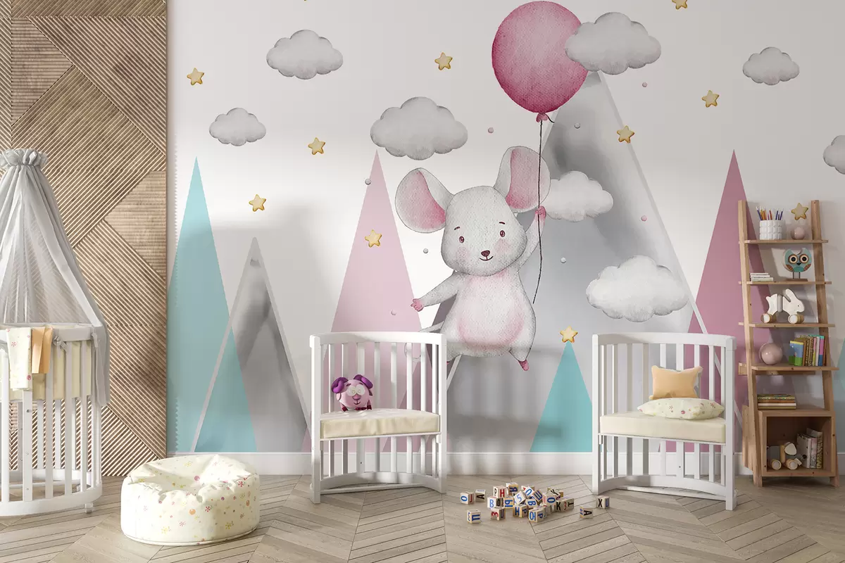 murales de pared Un lindo ratón sosteniendo un globo rosa flotando entre nubes blancas y montañas geométricas rosas y azules. w08228