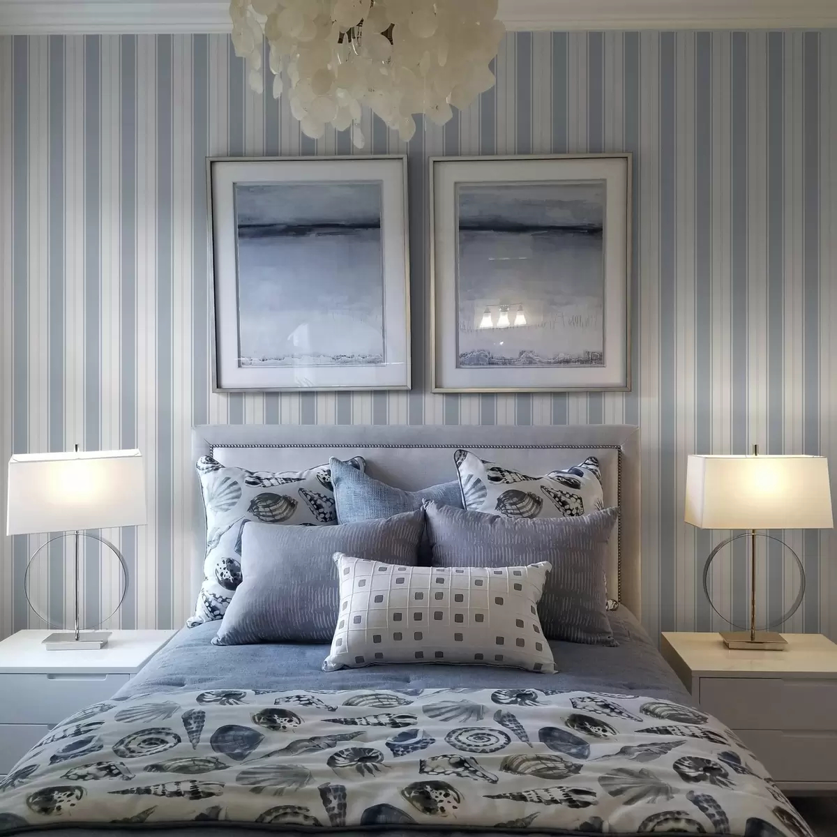 Papel pintado Versión con rayas repetidas en tonos grises y azules a00517