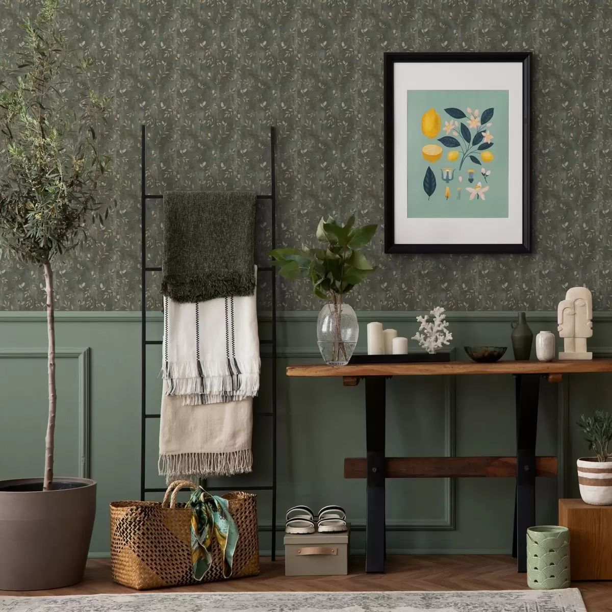 Papel pintado Pájaros entre follaje naranja sobre un fondo verde intenso a00591 Papel pintado Pájaros entre follaje naranja sobre un fondo verde intenso a00591