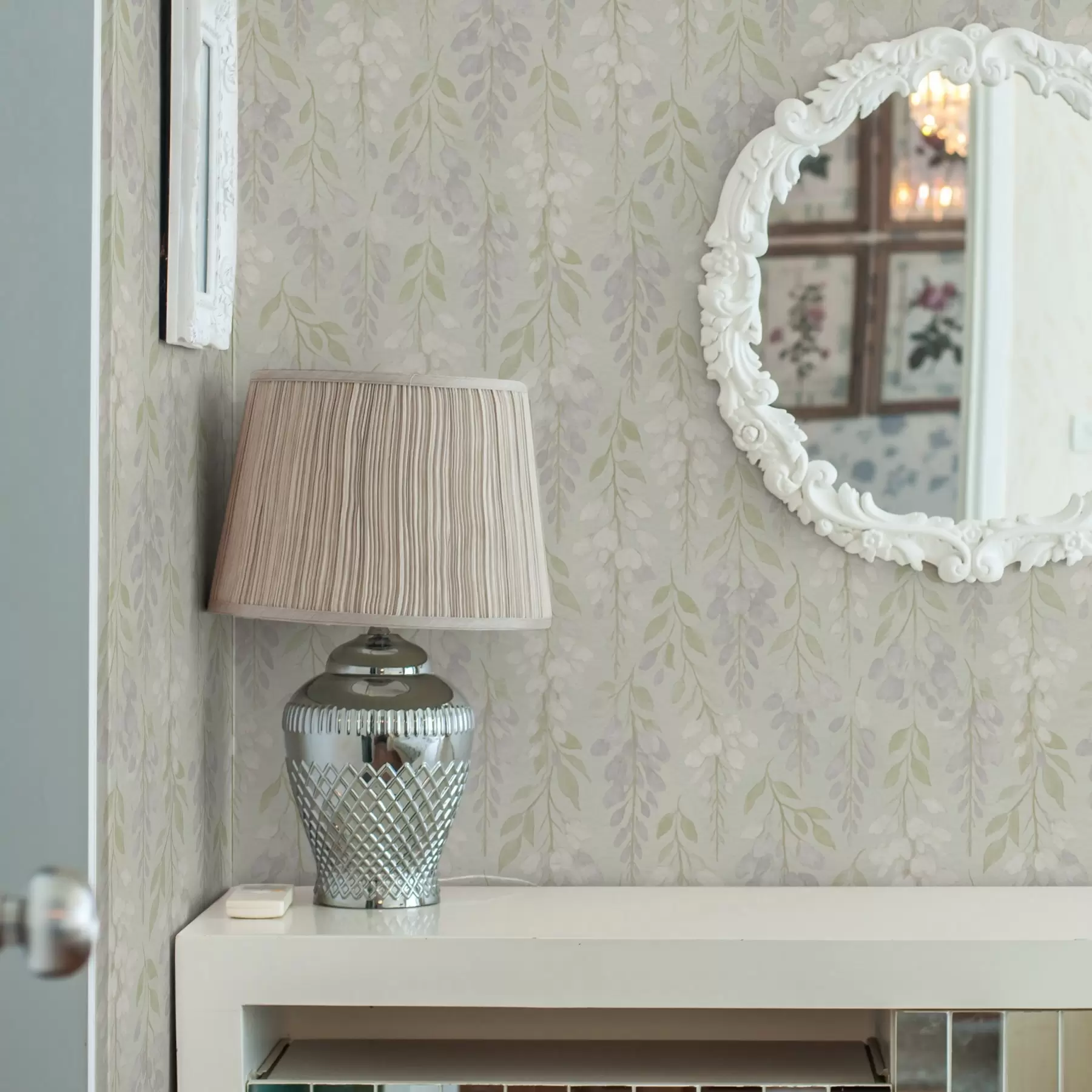 murales de pared Glicinia lavanda sobre fondo verde menta a00593