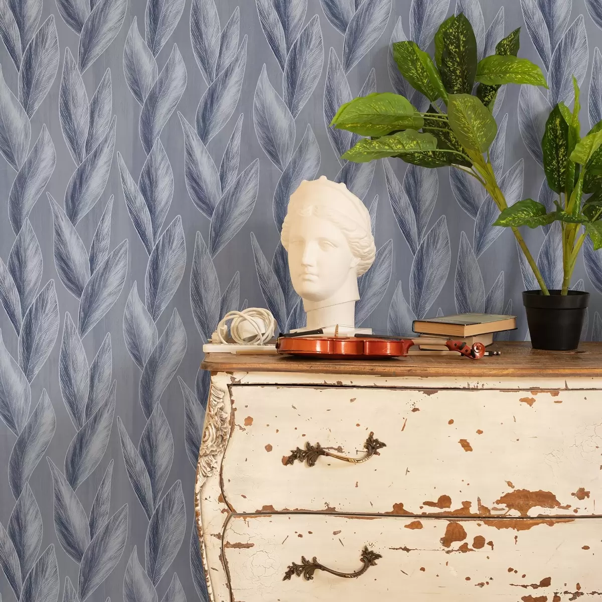 Papel pintado Hojas azul plateadas sobre fondo gris azulado, patrón gráfico a00627 Papel pintado Hojas azul plateadas sobre fondo gris azulado, patrón gráfico a00627