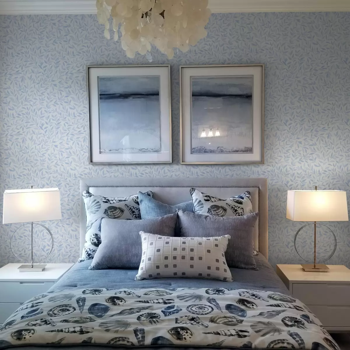 Papel pintado Ramitas azules con hojas en azul claro a00842