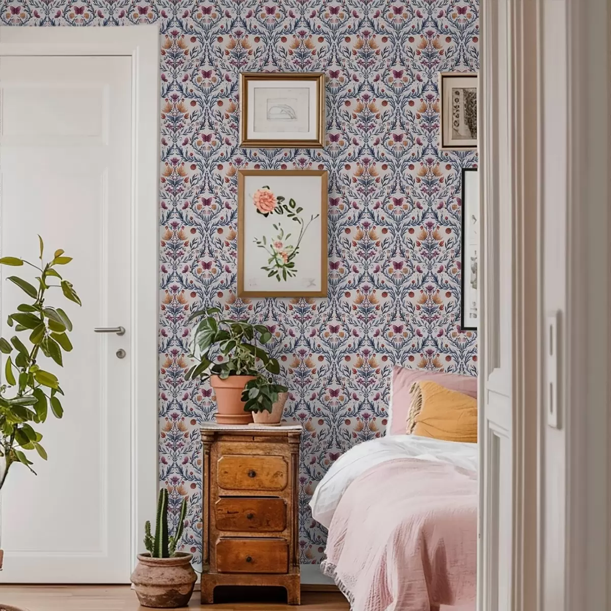 murales de pared Damasco floral con mariposas en azul marino y terracota sobre fondo blanco. a00926v1