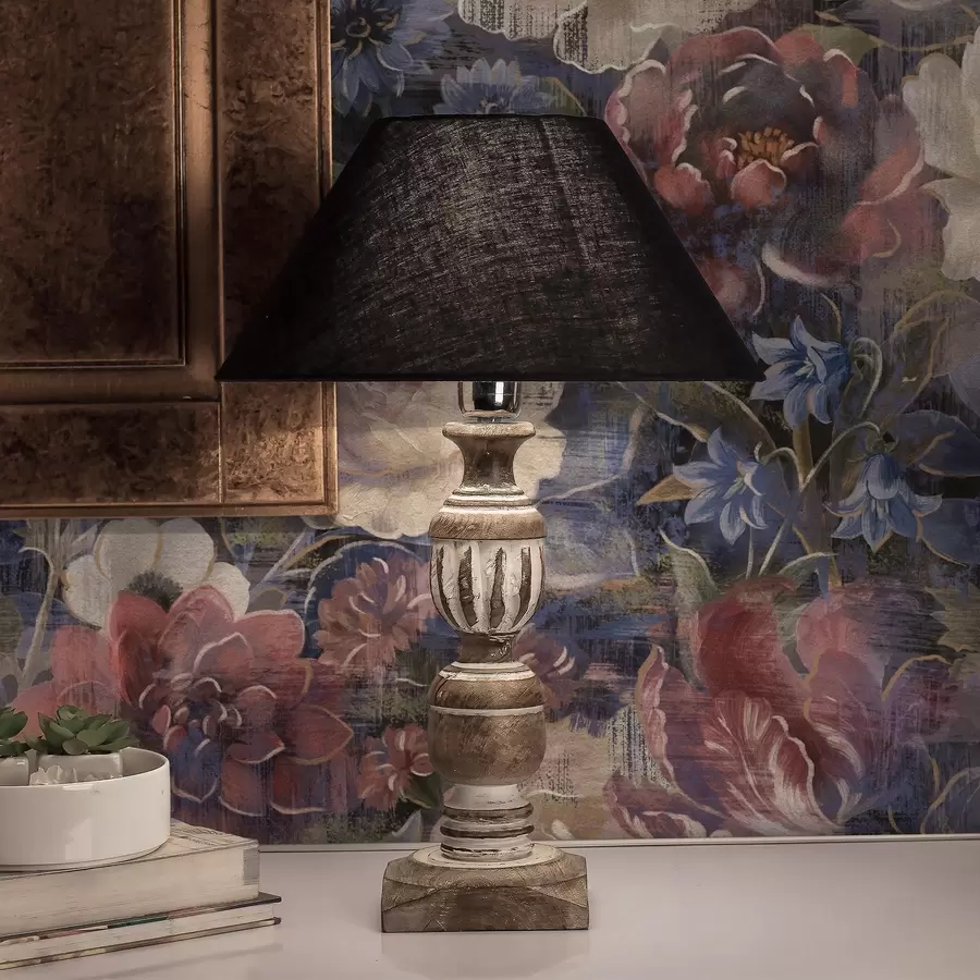 murales de pared Ramo pictórico de flores grandes sobre fondo índigo intenso. a01021