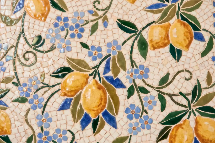murales de pared Composición decorativa de colores vivos, al estilo de un mosaico cerámico, con jugosos limones, flores, hojas y ramas w09948