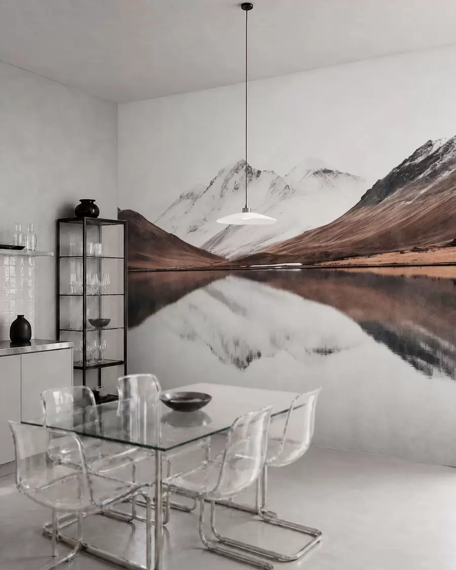 murales de pared Cumbres nevadas y un lago tranquilo con un reflejo como un espejo w05816